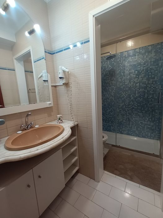 CASA dos BARCOS Alojamento centro Nazaré c garagem - perto Mini-preço