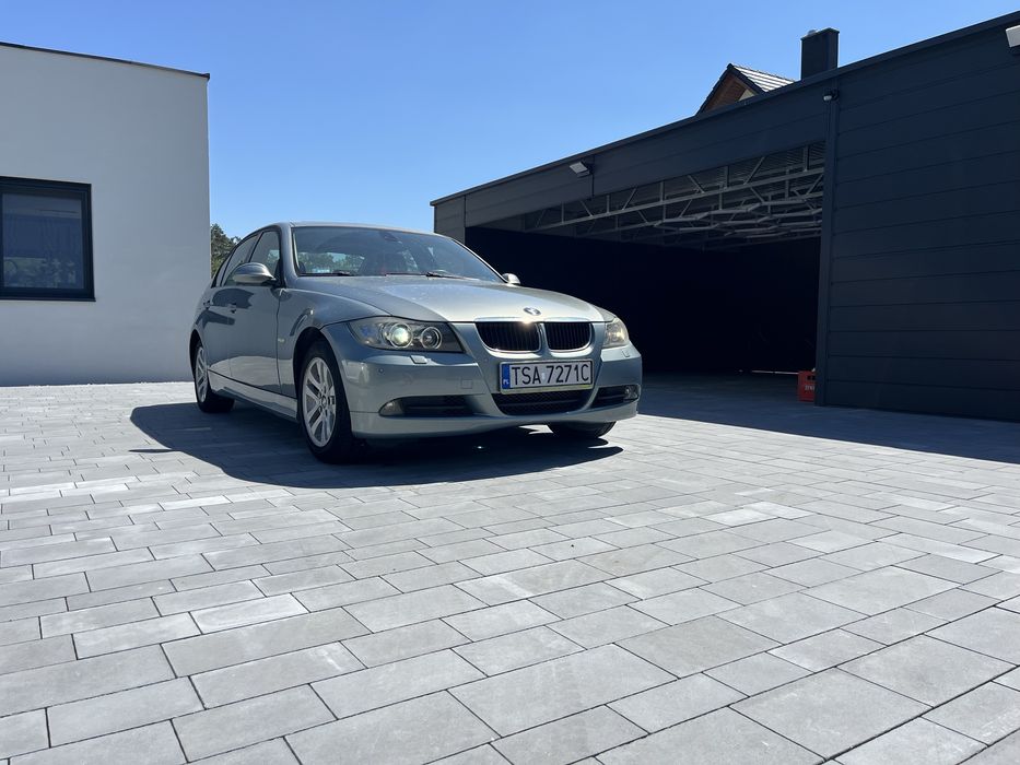 BMW 320i (E90) 2.0 benzyna 150 KM  - BOGATE WYPOSAŻENIE