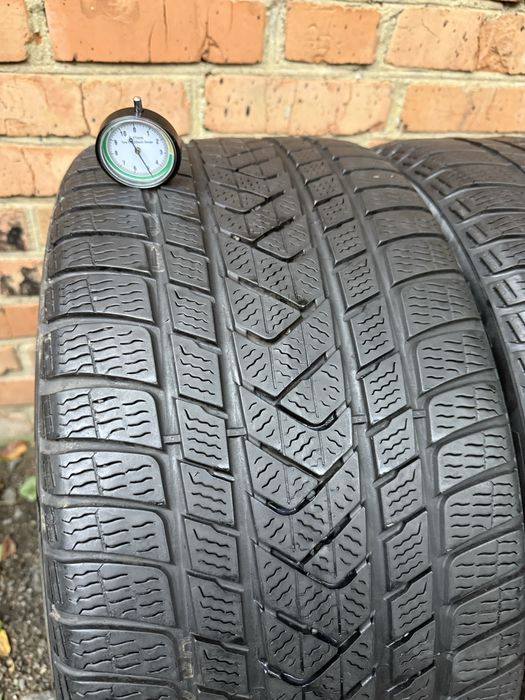 Продам пару в идеальном состоянии из известных фирмЫ