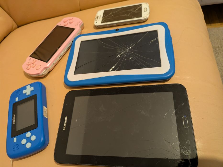 Sprzedam zestaw tabletów na części