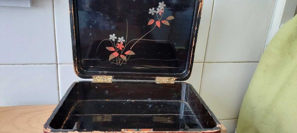 5 caixas de madeira antigas