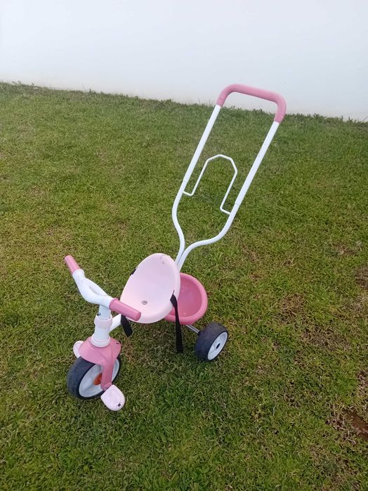 Triciclo smoby com barra para empurrar