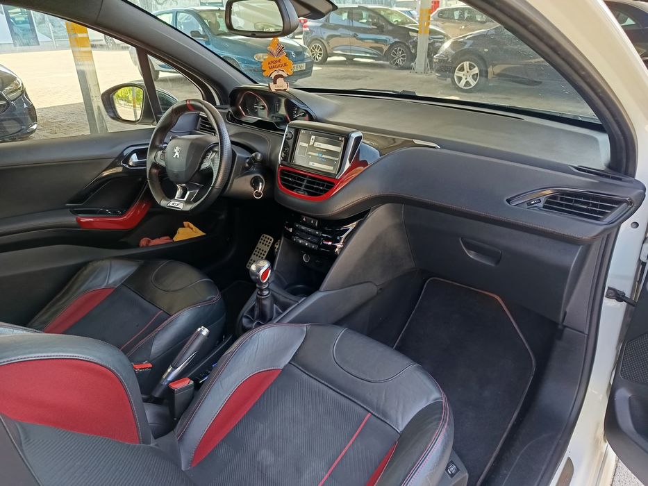 Peugeot 208 GTI 2013