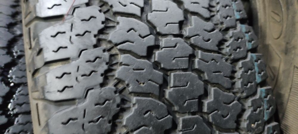 Pneus 255/70/16 Goodyear usados