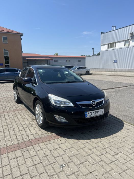 Opel Astra j 1.7cdti 2010
