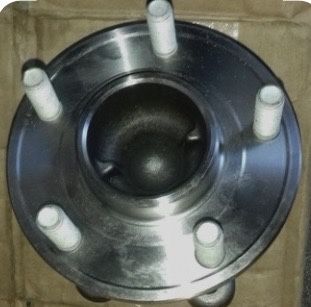 Ступиця заднього колеса Форд Куга 1