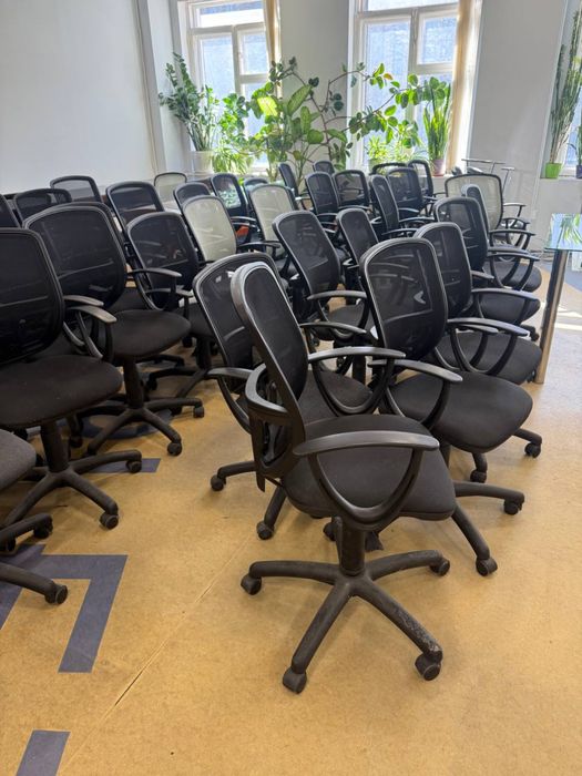 Офисные кресла продам большой выбор