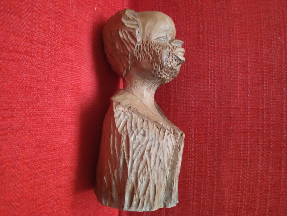 Busto africano em madeira africana tamanho grande 19cm