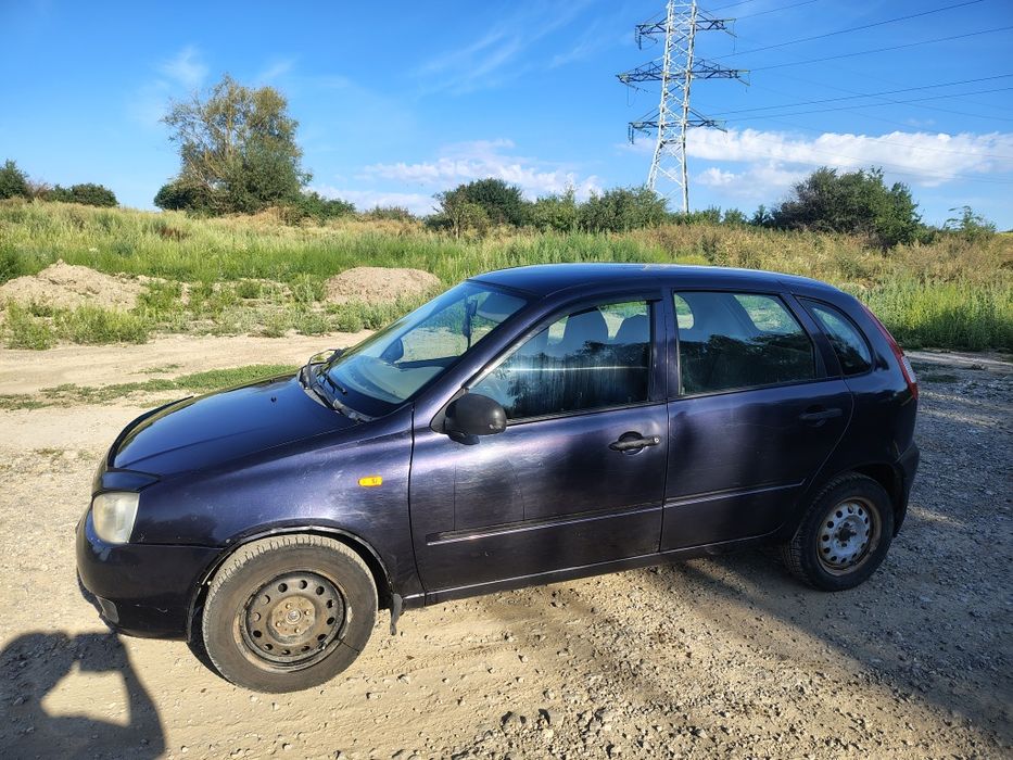 автомобіль лада калина