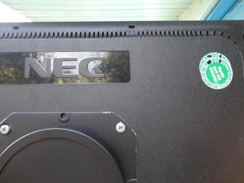 Монітор NEC неробочий.