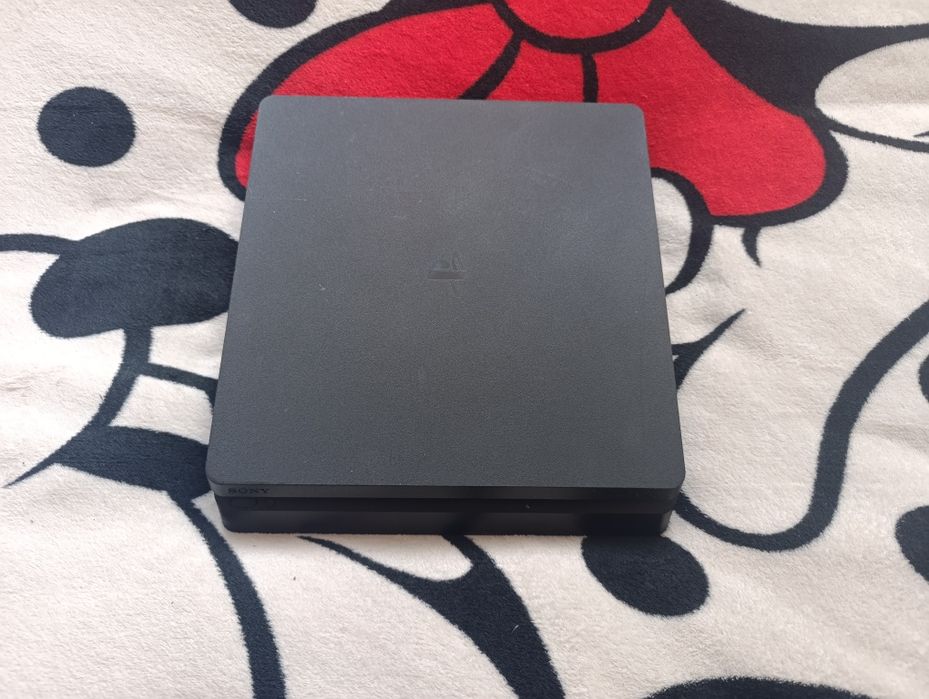Ps 4 slim 1 TB + 11 GIER