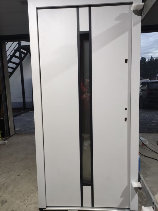 Drzwi zewnętrzne ,klatkowe