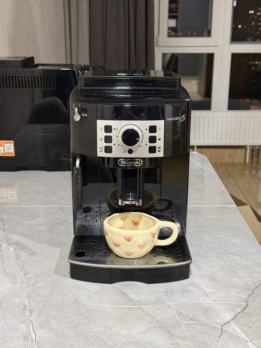 Кавомашина DeLonghi MagnificaS ECAM 22.110.B