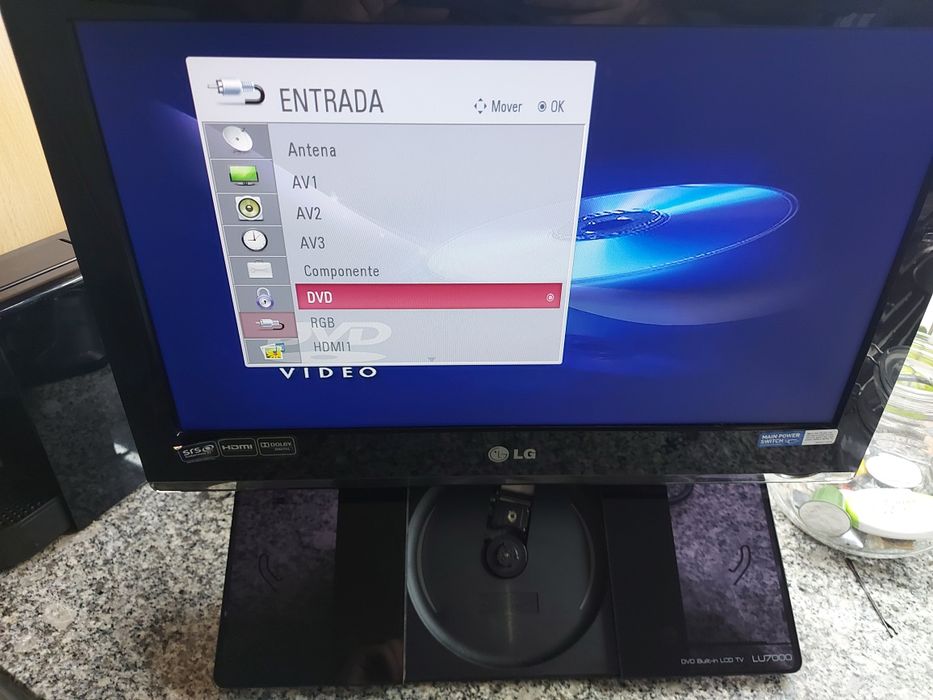 TV Lcd LG 19 c/DVD como nova!