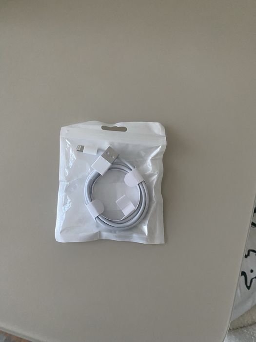 Кабель зарядки на айфон