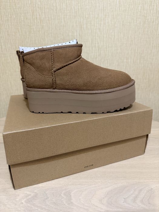 Замшеві чоботи UGG