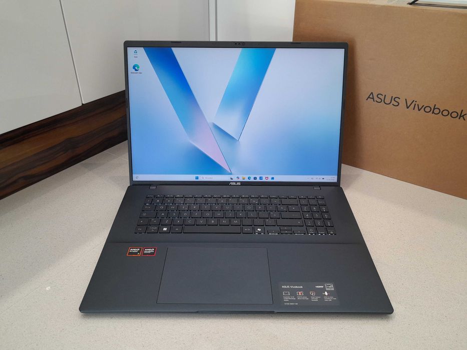 Asus 18.4" | Ryzen 7 260 | 32GB DDR5 | 1TB SSD | Radeon 780M | Laptop