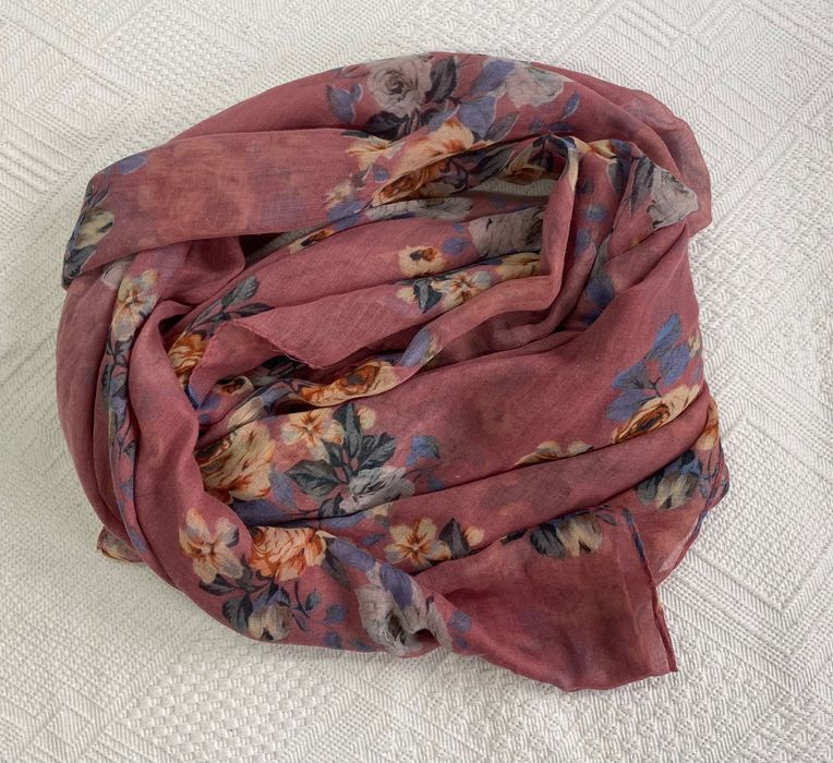 Szal szalik Chusta apaszka Brudny róż róże kwiaty 190x94