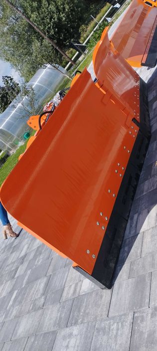 Pług strzałkowy Metal-Technik 2,6 m 3 m hydrauliczny V U TUZ euroramka do tura