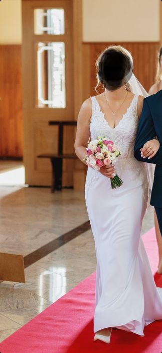 Suknia ślubna z welonem