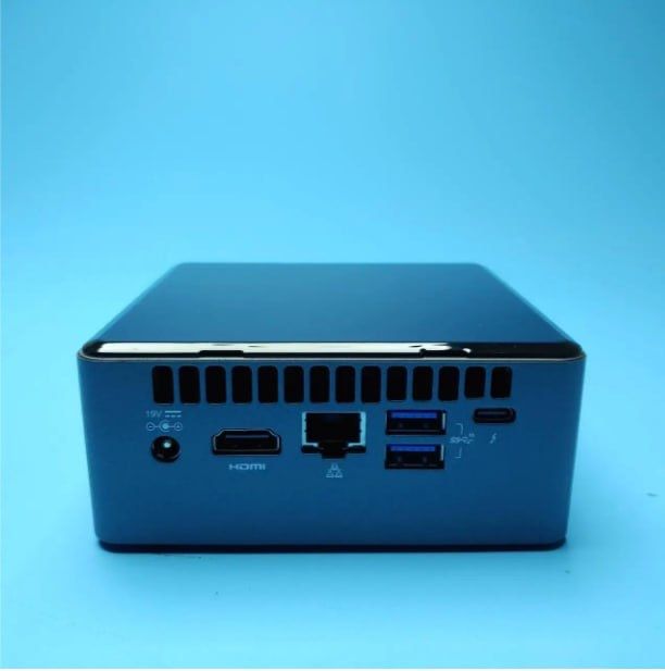 Міні ПК Intel NUC8BEH i7-8559U / 16GB / SSD 256GB / Intel IrisPlus 655