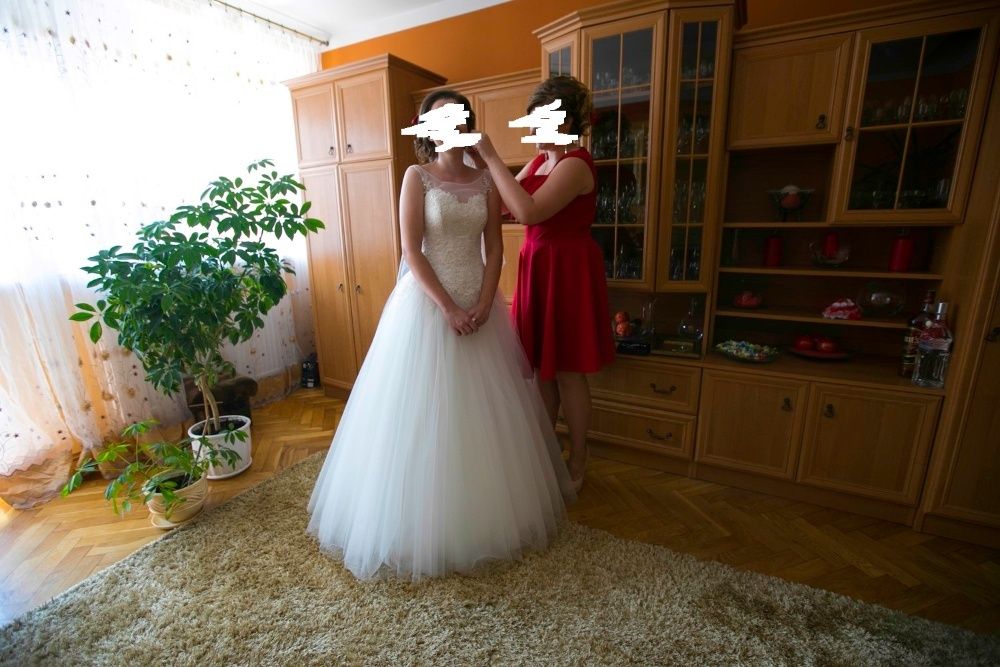 Zobacz... może ta suknia ślubna czeka na Ciebie Vanessa 1505