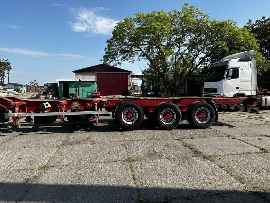 Полуприцеп-контейнеровоз Novatrail