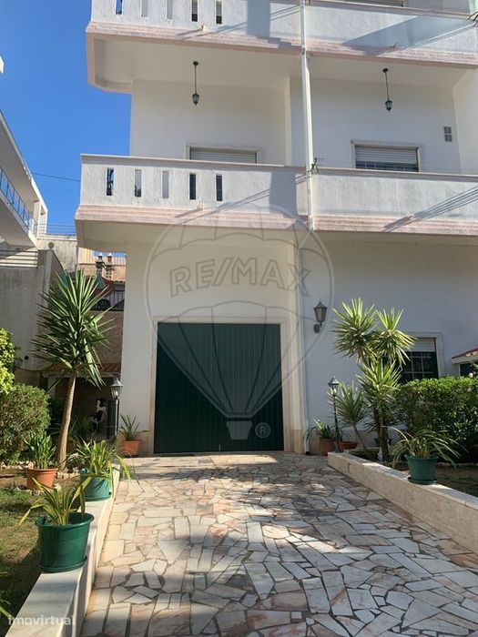 Moradia T7 para venda