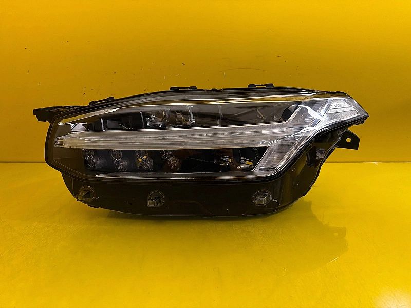 Lampa Lewa Przednia Volvo XC90 Led