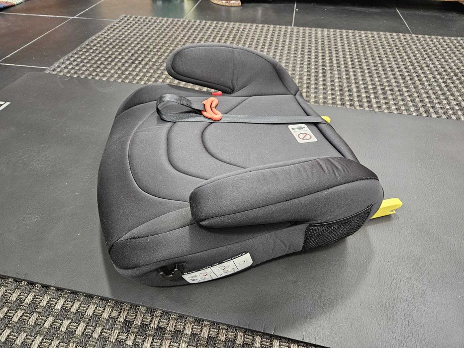 Cadeira elevatória auto com ISOFIX
