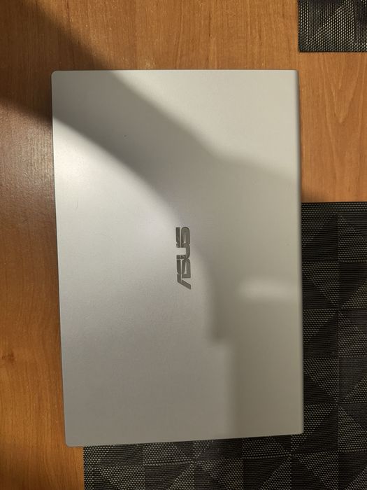 ASUS X490FA | 14" FHD | i3-10110U | SSD 256 ГБ | 8 ГБ ОЗУ | Как новый!