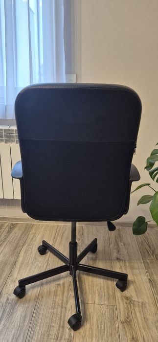 Krzesło biurowe czarne
