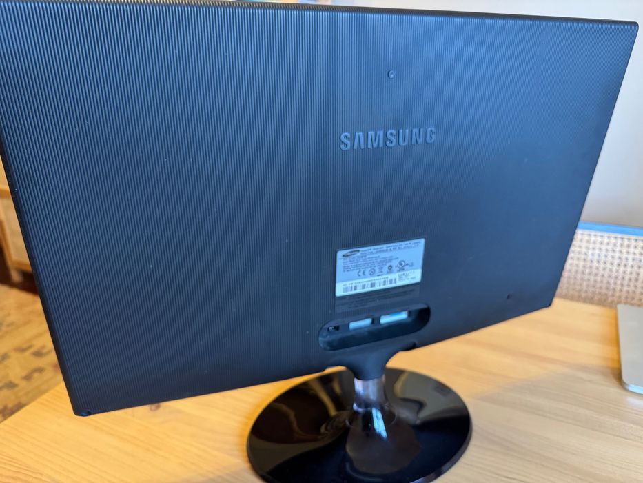 Monitor Samsung SyncMaster S24B350