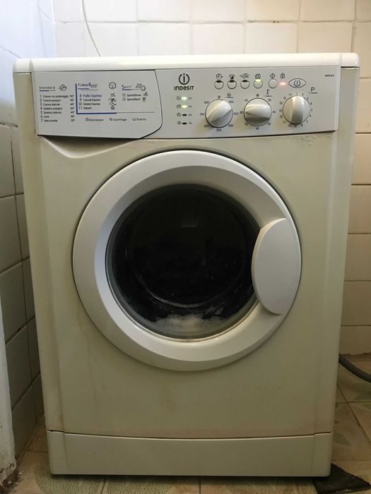 Пральна машина Indesit WISL 86.