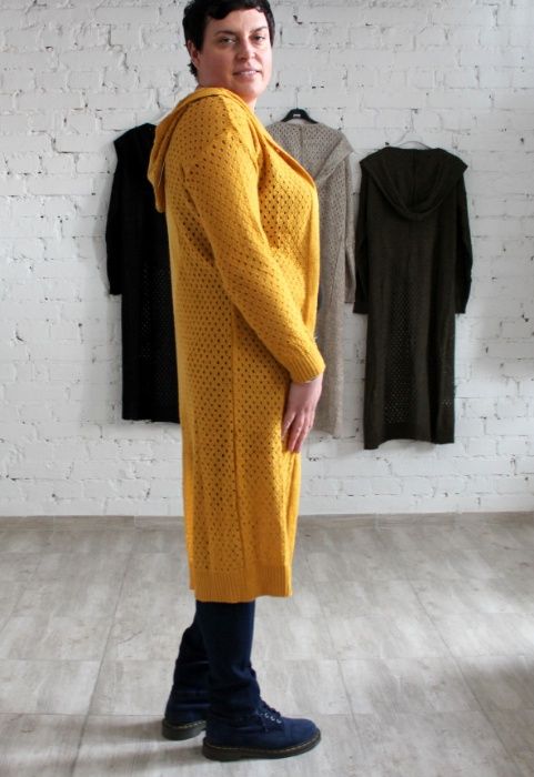 Narzutka sweterek z kapturem TYŁ serce r.40-46 BEŻ