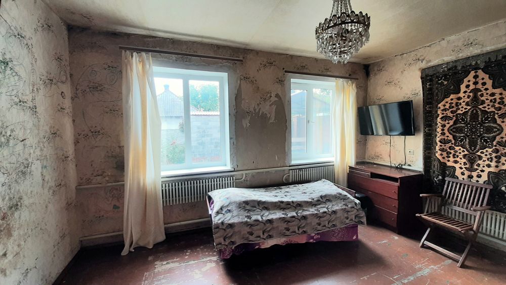 Продам капітальний будинок в Мерефі