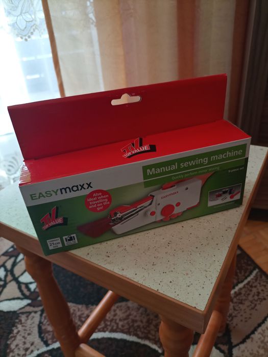 Nowa ręczna maszynka do szycia EASYmaxx.