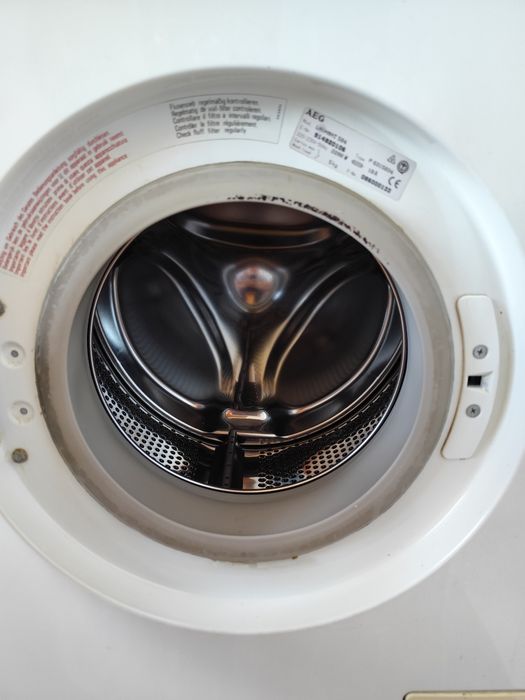 Máquina de lavar roupa AEG 5kg