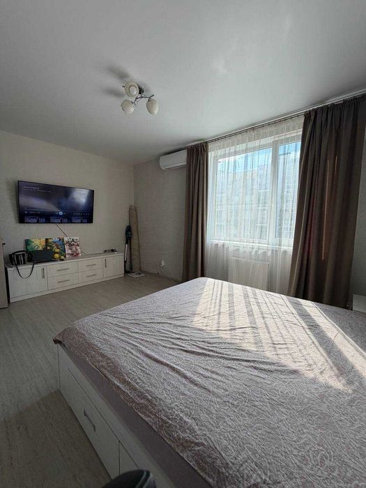 В продажу 2 квартира укомплектована та з ремонтом -  7 Небо, вул. Проїзна
