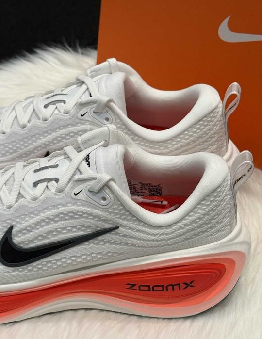 Nike_Vomero Plus White Fire Pink Hyper Crimson R.36