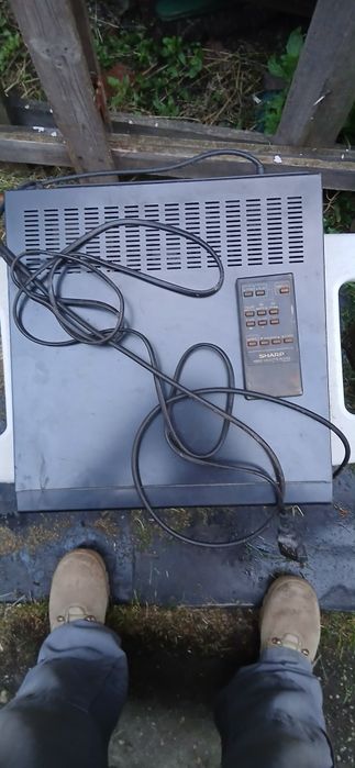magnetowid Sharp, model VC-6V3,system VHS HQ.