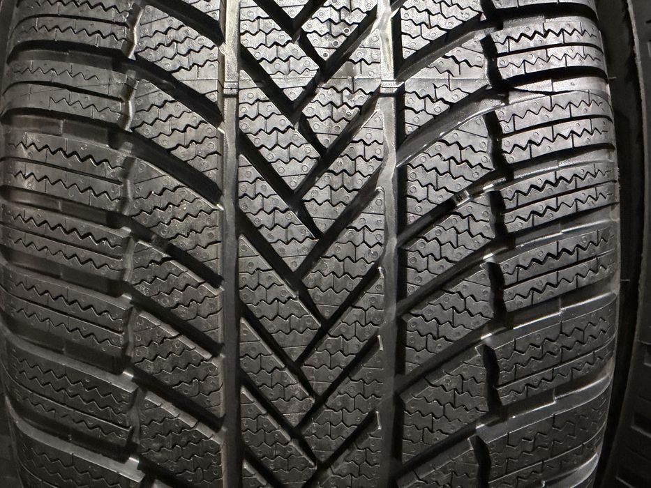 265/50 r 20 Bridgestone 4шт.