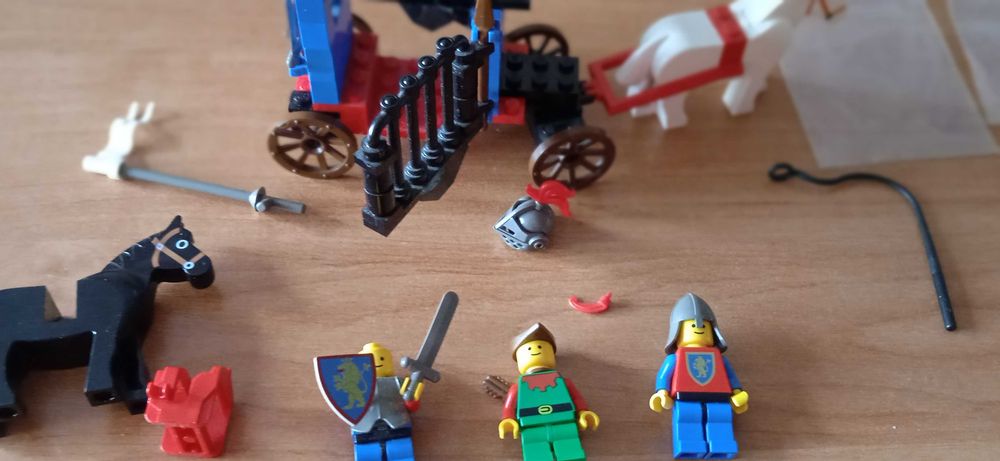 Lego Castle  6042 Dungeon Hunters Forestman