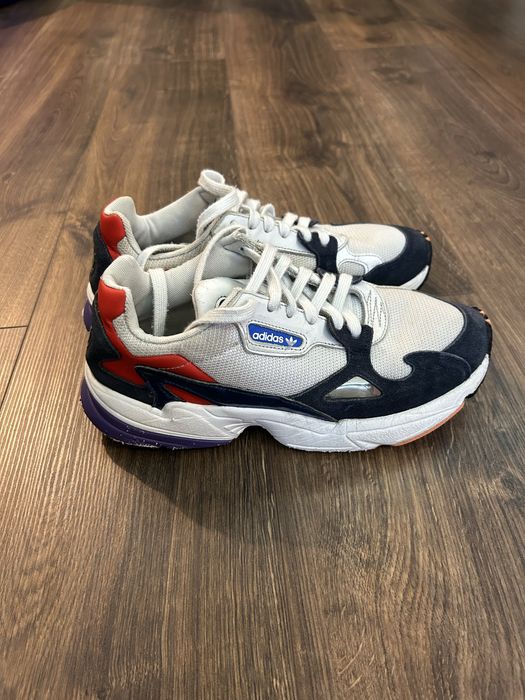 Adidas falcon 40 р