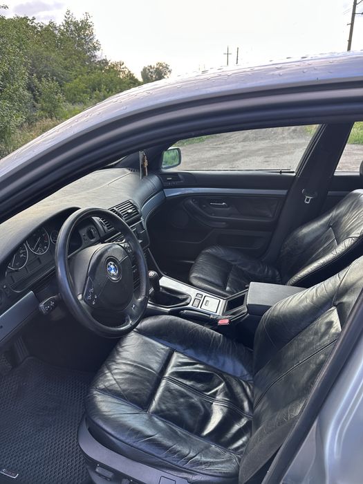 Продам BMW e39 523i