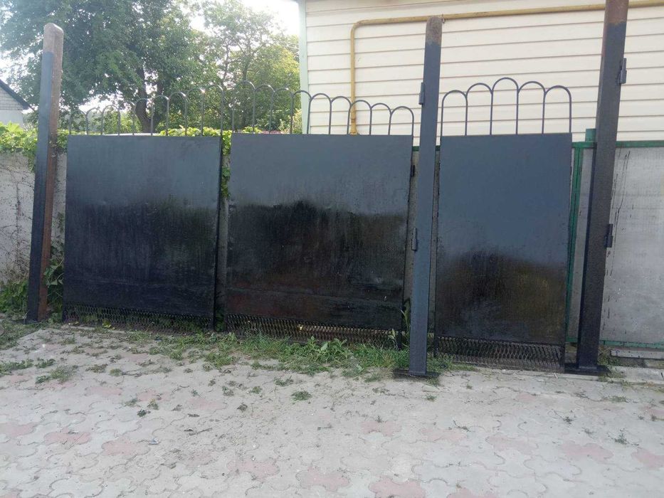 Ворота з каліткою та стовпчики