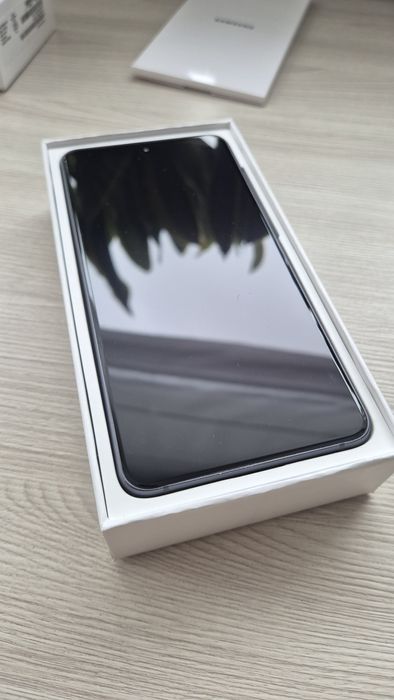 Samsung Galaxy S21 FE 5G 128GB graphite + smart watch Huawei GT3 42mm