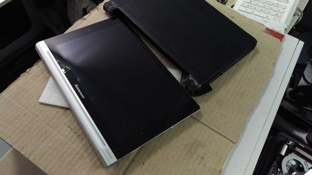 Планшет Lenovo B8000-h Yoga Tablet 10