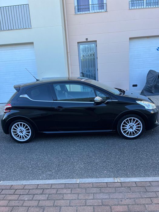 Peugeot 208 gti 1.6thp