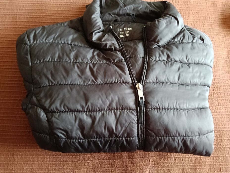 Blusão leve em preto